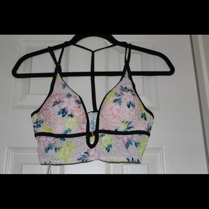 VS Pink Wireless Bralette